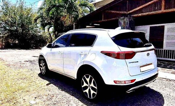 Acheter Occasion Voiture Kia Sportage Blanc à Beau Bassin–Rose Hill, Plaines Wilhems District Acheter Occasion Voiture Kia Sportage Blanc à Beau Bassin–Rose Hill, Plaines Wilhems District