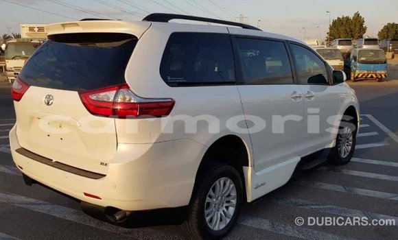 Buy Import Toyota Sienna White Car in Import - Dubai in Agalega Islands Buy Import Toyota Sienna White Car in Import - Dubai in Agalega Islands