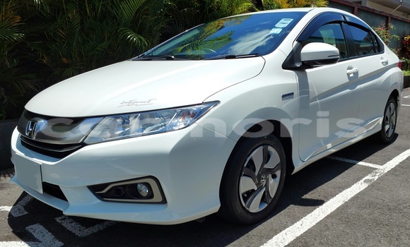 Buy Used Honda Grace White Car in Vacoas–Phoenix in Plaines Wilhems District Buy Used Honda Grace White Car in Vacoas–Phoenix in Plaines Wilhems District