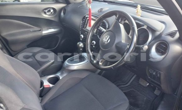 Buy Used Toyota Vitz White Car in Baie du Tombeau in Pamplemousses District Buy Used Toyota Vitz White Car in Baie du Tombeau in Pamplemousses District