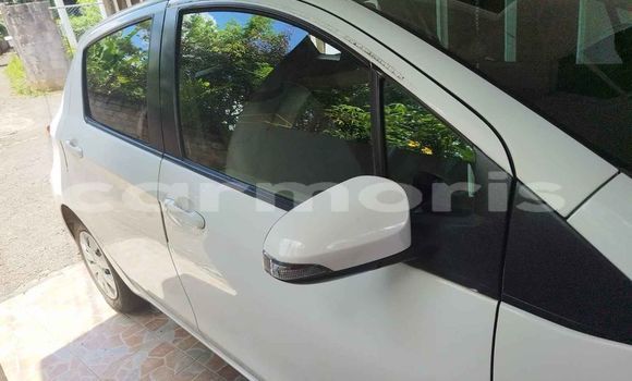 Buy Used Toyota Vitz White Car in Arsenal in Pamplemousses District Buy Used Toyota Vitz White Car in Arsenal in Pamplemousses District