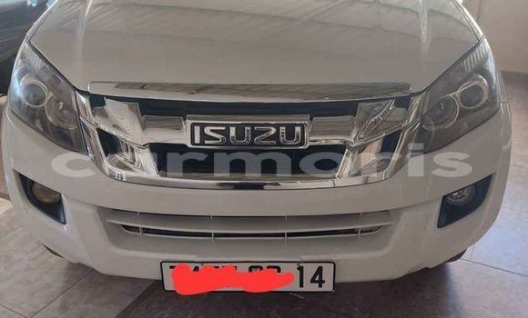 Buy Used Isuzu D–MAX White Car in Baie Malgache in Rodrigues