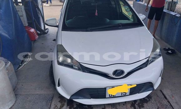 Buy Used Toyota Vitz White Car in Baie du Cap in Savanne District Buy Used Toyota Vitz White Car in Baie du Cap in Savanne District