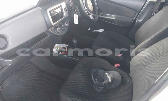 Buy Used Toyota Vitz White Car in Baie du Cap in Savanne District Buy Used Toyota Vitz White Car in Baie du Cap in Savanne District