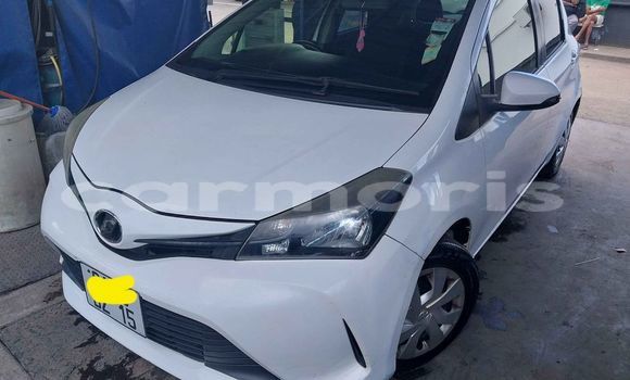Buy Used Toyota Vitz White Car in Baie du Cap in Savanne District Buy Used Toyota Vitz White Car in Baie du Cap in Savanne District