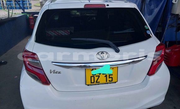 Buy Used Toyota Vitz White Car in Baie du Cap in Savanne District Buy Used Toyota Vitz White Car in Baie du Cap in Savanne District