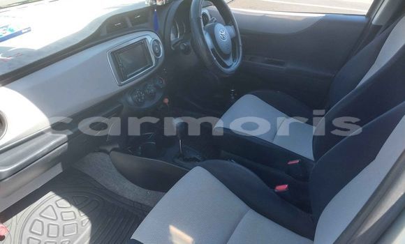 Buy Used Toyota Vitz Other Car in Arsenal in Pamplemousses District Buy Used Toyota Vitz Other Car in Arsenal in Pamplemousses District