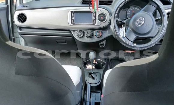 Buy Used Toyota Vitz Red Car in Baie du Cap in Savanne District Buy Used Toyota Vitz Red Car in Baie du Cap in Savanne District