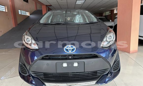 Buy Used Toyota Aqua Black Car in Baie du Tombeau in Pamplemousses District Buy Used Toyota Aqua Black Car in Baie du Tombeau in Pamplemousses District