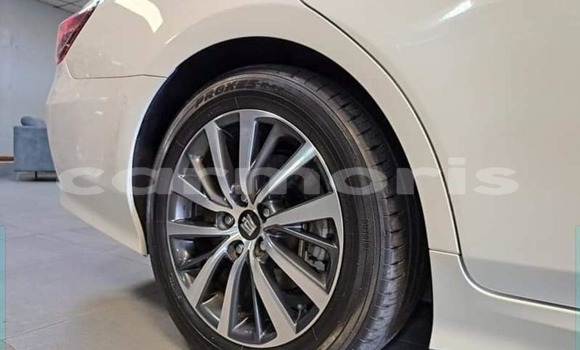 Buy Used Toyota Crown White Car in Arsenal in Pamplemousses District Buy Used Toyota Crown White Car in Arsenal in Pamplemousses District