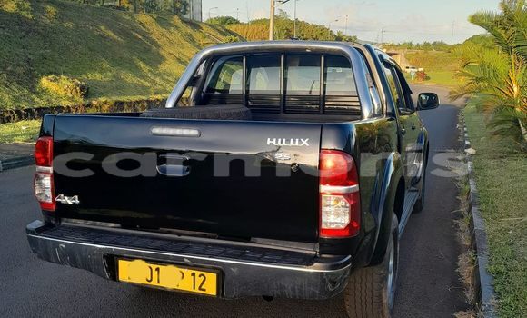 Buy Used Toyota Hilux Black Car in Baie du Tombeau in Pamplemousses District Buy Used Toyota Hilux Black Car in Baie du Tombeau in Pamplemousses District