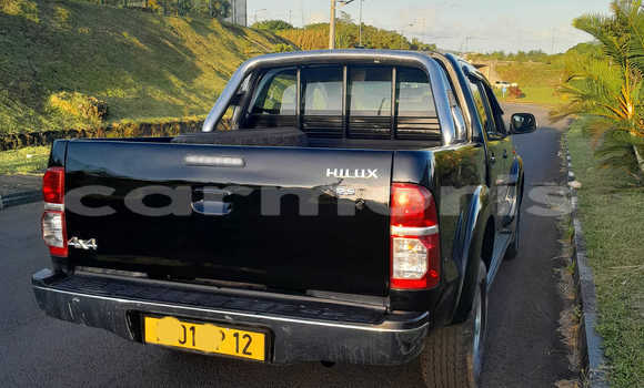 Buy Used Toyota Hilux Black Car in Baie du Tombeau in Pamplemousses District Buy Used Toyota Hilux Black Car in Baie du Tombeau in Pamplemousses District