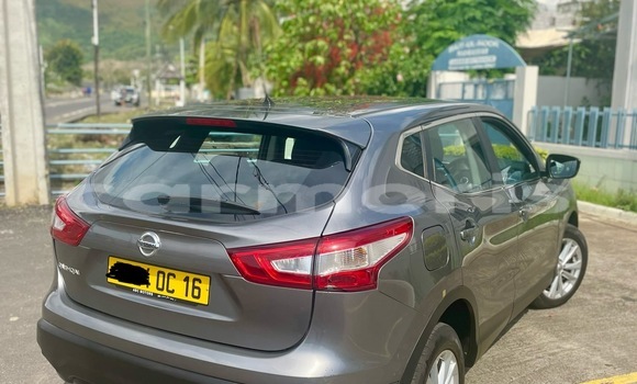 Buy Used Nissan Qashqai Silver Car in Port Louis in Port Louis District Buy Used Nissan Qashqai Silver Car in Port Louis in Port Louis District