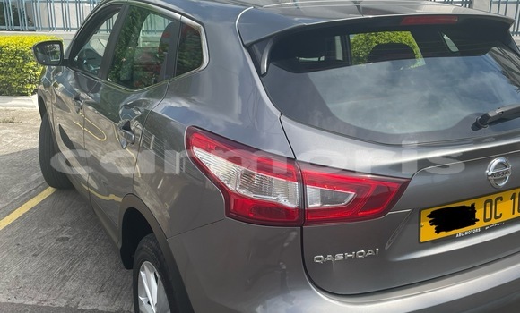 Buy Used Nissan Qashqai Silver Car in Port Louis in Port Louis District Buy Used Nissan Qashqai Silver Car in Port Louis in Port Louis District