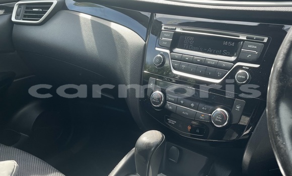 Buy Used Nissan Qashqai Silver Car in Port Louis in Port Louis District Buy Used Nissan Qashqai Silver Car in Port Louis in Port Louis District