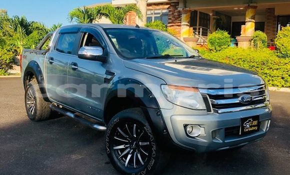 Acheter Occasion Voiture Abarth 124 Spider Autre à Beau Bassin–Rose Hill, Plaines Wilhems District Acheter Occasion Voiture Abarth 124 Spider Autre à Beau Bassin–Rose Hill, Plaines Wilhems District