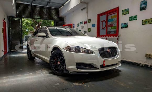 Buy Used Jaguar XE White Car in Beau Bassin–Rose Hill in Plaines Wilhems District