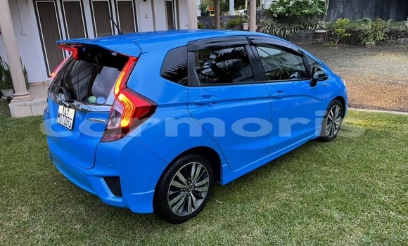 Buy Used Honda fit Blue Car in Baie du Cap in Savanne District Buy Used Honda fit Blue Car in Baie du Cap in Savanne District