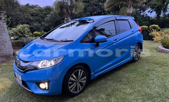 Buy Used Honda fit Blue Car in Baie du Cap in Savanne District Buy Used Honda fit Blue Car in Baie du Cap in Savanne District
