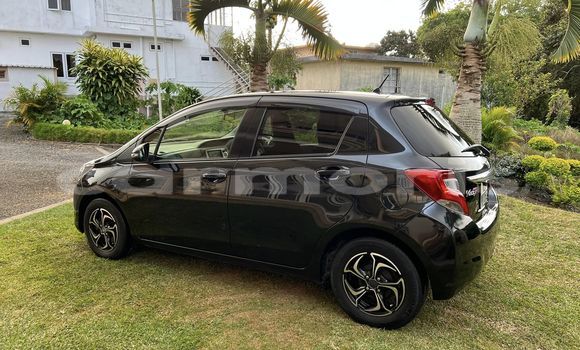 Buy Used Toyota Vitz Black Car in Baie du Cap in Savanne District Buy Used Toyota Vitz Black Car in Baie du Cap in Savanne District