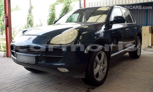 Buy Import Porsche Cayenne Green Car in Import - Dubai in Agalega Islands Buy Import Porsche Cayenne Green Car in Import - Dubai in Agalega Islands