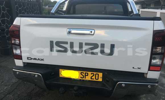 Buy Used Isuzu D–MAX White Car in Anse La Raie in Rivière du Rempart District Buy Used Isuzu D–MAX White Car in Anse La Raie in Rivière du Rempart District