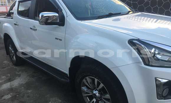 Buy Used Isuzu D–MAX White Car in Anse La Raie in Rivière du Rempart District Buy Used Isuzu D–MAX White Car in Anse La Raie in Rivière du Rempart District