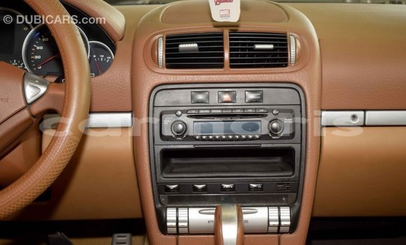 Buy Import Porsche Cayenne Green Car in Import - Dubai in Agalega Islands Buy Import Porsche Cayenne Green Car in Import - Dubai in Agalega Islands