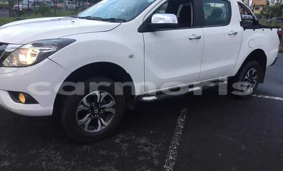Buy Used Mazda BT-50 White Car in Baie du Cap in Savanne District Buy Used Mazda BT-50 White Car in Baie du Cap in Savanne District