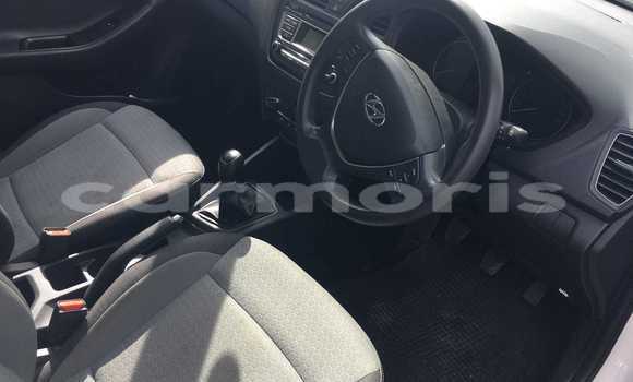 Buy Used Hyundai i20 White Car in Baie du Cap in Savanne District Buy Used Hyundai i20 White Car in Baie du Cap in Savanne District