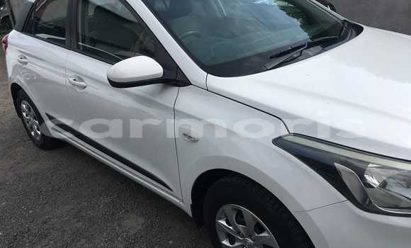 Buy Used Hyundai i20 White Car in Baie du Cap in Savanne District Buy Used Hyundai i20 White Car in Baie du Cap in Savanne District