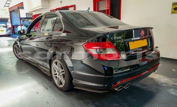 Buy Used Mercedes-Benz CโClass Black Car in Baie du Cap in Savanne District Buy Used Mercedes-Benz CโClass Black Car in Baie du Cap in Savanne District