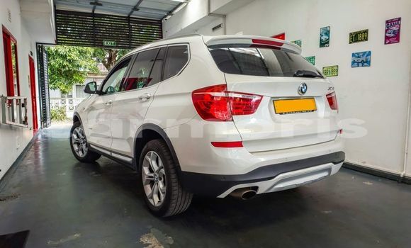 Buy Used BMW X3 White Car in Baie du Cap in Savanne District Buy Used BMW X3 White Car in Baie du Cap in Savanne District