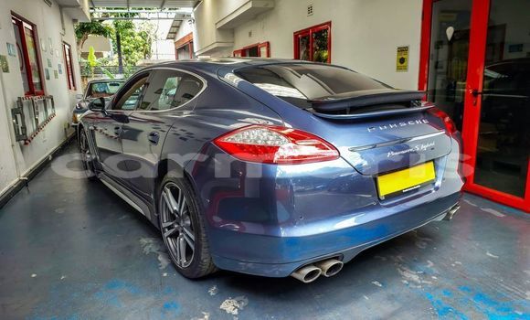 Buy Used Porsche Cayenne Blue Car in Baie du Tombeau in Pamplemousses District Buy Used Porsche Cayenne Blue Car in Baie du Tombeau in Pamplemousses District