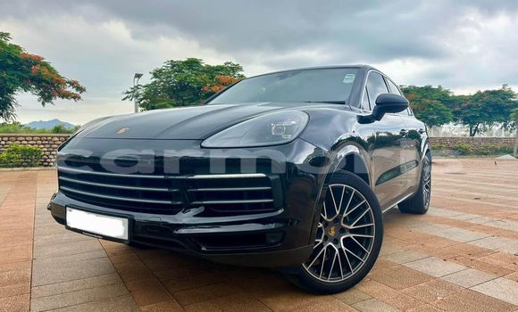 Buy Used Porsche Cayenne Black Car in Baie du Cap in Savanne District
