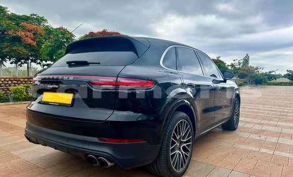 Buy Used Porsche Cayenne Black Car in Baie du Cap in Savanne District Buy Used Porsche Cayenne Black Car in Baie du Cap in Savanne District