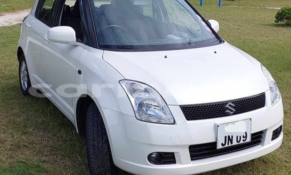Buy Used Suzuki Swift White Car in Rivière du Rempart in Rivière du Rempart District Buy Used Suzuki Swift White Car in Rivière du Rempart in Rivière du Rempart District