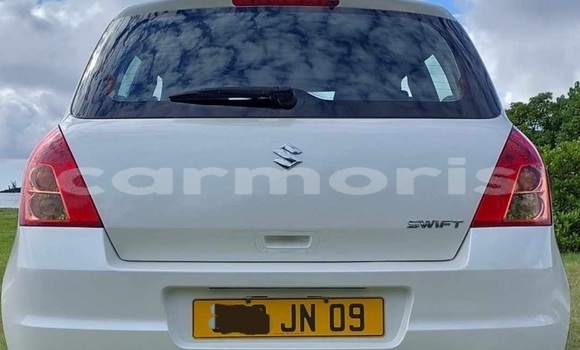 Buy Used Suzuki Swift White Car in Rivière du Rempart in Rivière du Rempart District Buy Used Suzuki Swift White Car in Rivière du Rempart in Rivière du Rempart District