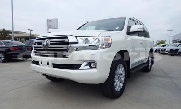 Buy Used Toyota Land Cruiser White Car in Amitié–Gokhoola in Rivière du Rempart District Buy Used Toyota Land Cruiser White Car in Amitié–Gokhoola in Rivière du Rempart District