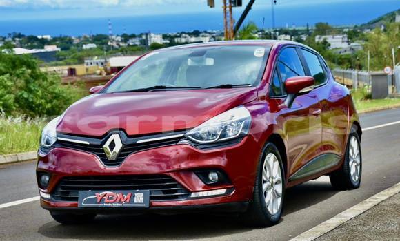 Buy Used Renault Clio Red Car in Anse La Raie in Rivière du Rempart District Buy Used Renault Clio Red Car in Anse La Raie in Rivière du Rempart District