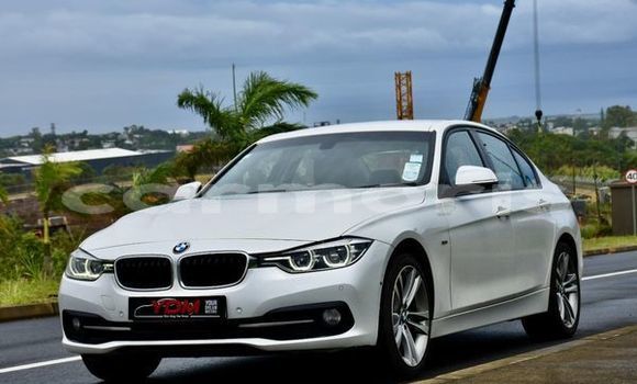 Buy Used BMW 315 White Car in Anse La Raie in Rivière du Rempart District Buy Used BMW 315 White Car in Anse La Raie in Rivière du Rempart District