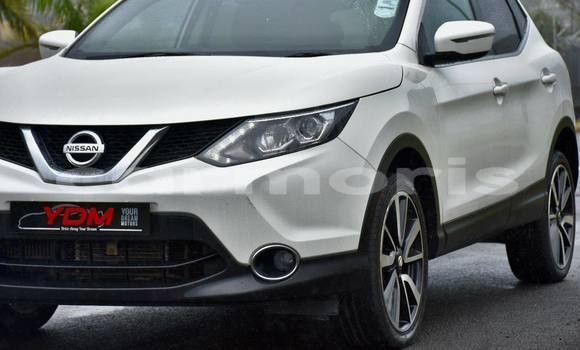 Buy Used Nissan Qashqai White Car in Anse La Raie in Rivière du Rempart District Buy Used Nissan Qashqai White Car in Anse La Raie in Rivière du Rempart District