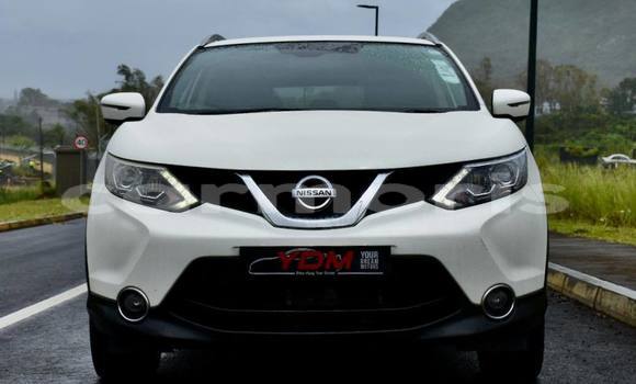 Buy Used Nissan Qashqai White Car in Anse La Raie in Rivière du Rempart District Buy Used Nissan Qashqai White Car in Anse La Raie in Rivière du Rempart District