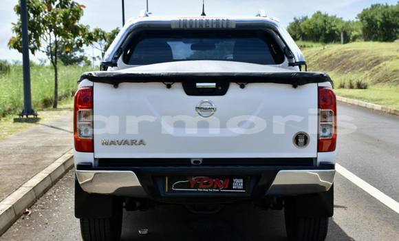 Buy Used Nissan Navara White Car in Arsenal in Pamplemousses District Buy Used Nissan Navara White Car in Arsenal in Pamplemousses District