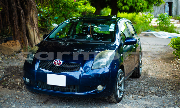 Buy Used Toyota Yaris Blue Car in Central Flacq in Flacq Buy Used Toyota Yaris Blue Car in Central Flacq in Flacq