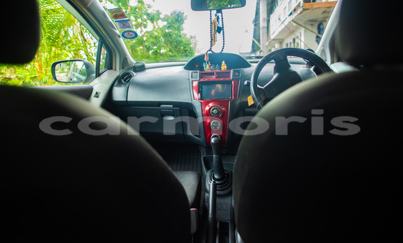 Buy Used Toyota Yaris Blue Car in Central Flacq in Flacq Buy Used Toyota Yaris Blue Car in Central Flacq in Flacq