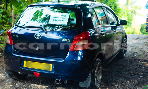 Buy Used Toyota Yaris Blue Car in Central Flacq in Flacq Buy Used Toyota Yaris Blue Car in Central Flacq in Flacq