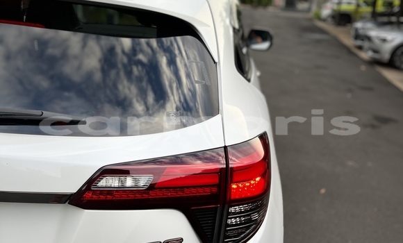 Buy Used Honda vezel White Car in Port Louis in Port Louis District Buy Used Honda vezel White Car in Port Louis in Port Louis District