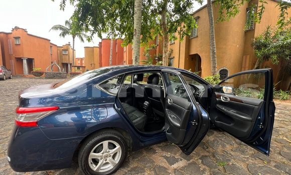 Buy Used Nissan Sentra Blue Car in Baie du Tombeau in Pamplemousses District Buy Used Nissan Sentra Blue Car in Baie du Tombeau in Pamplemousses District