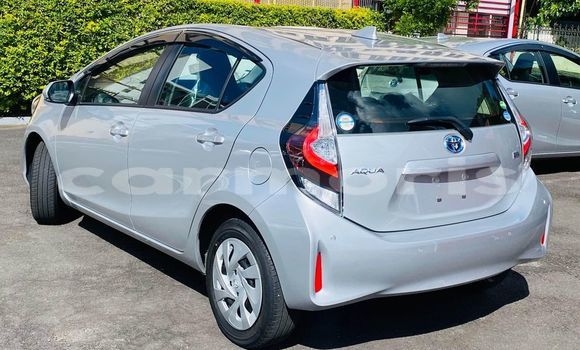 Medium with watermark toyota aqua moka moka 6464